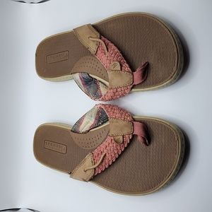 Sperry's melon pink and tan size 8 flip flop style sandal